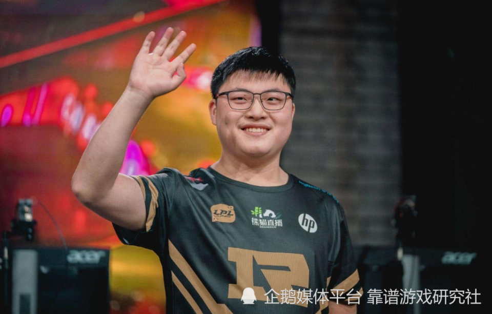 Uzi巅峰对决，Faker与30激战拜仁分钟，惊险取胜胜负难料！